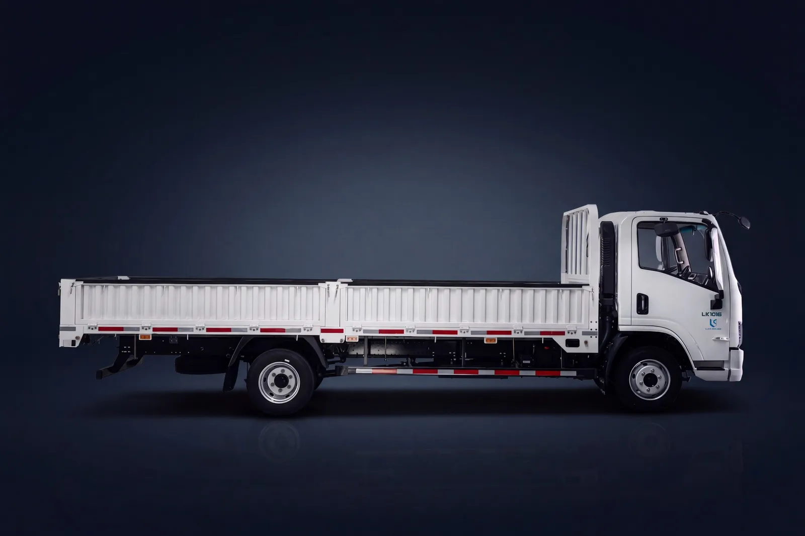 Perfil completo del Landking LK614 con la caja plancha de 4,3 metros